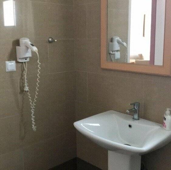 חדר סופריור 3 חדרי שינה, Massouri Beach