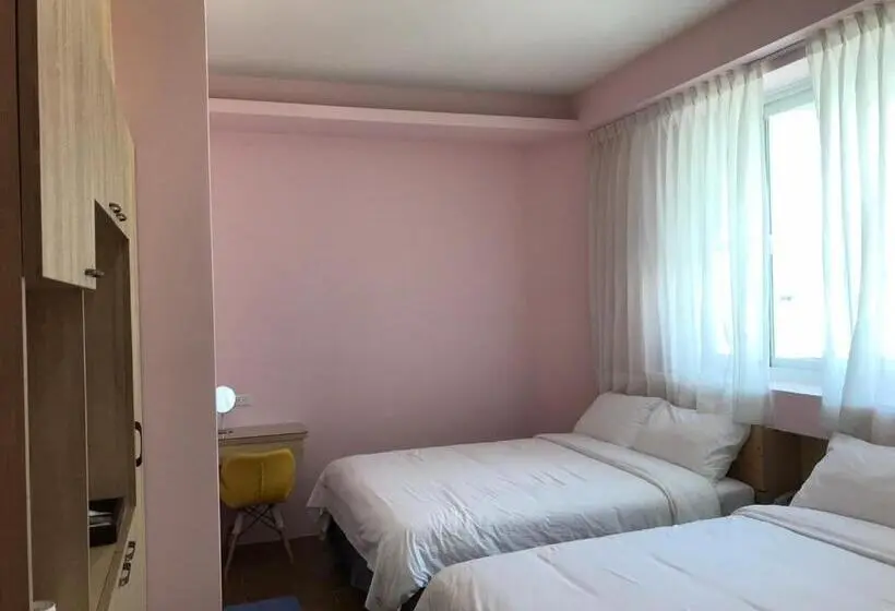 اتاق استاندارد چهارنفره با بالکن, Ding Dong Homestay