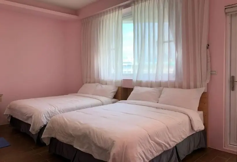اتاق استاندارد چهارنفره با بالکن, Ding Dong Homestay