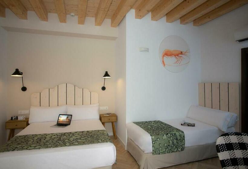 Quarto Triplo Standart, Casual Con Duende Cádiz