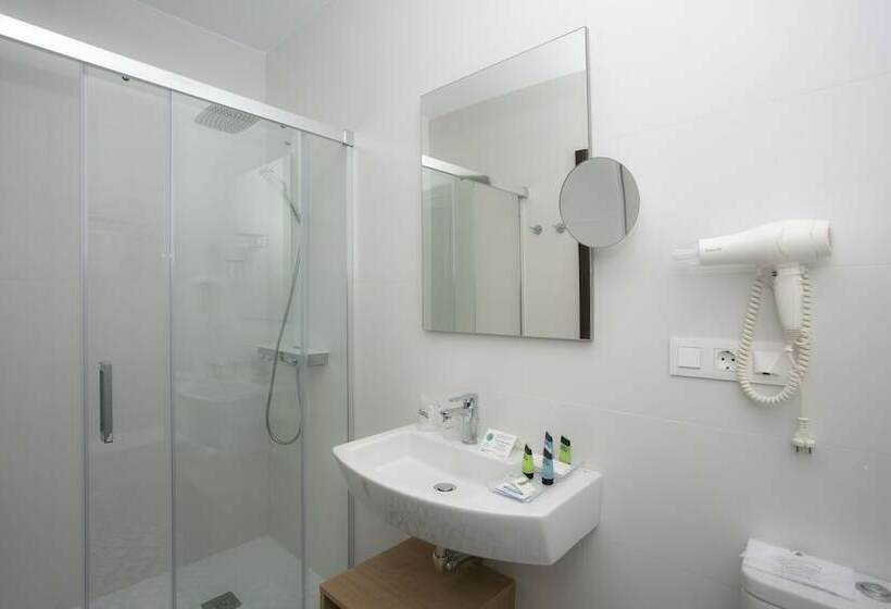 Quarto Triplo Standard com Balcão, Casual Con Duende Cádiz