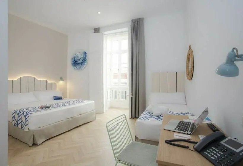 اتاق استاندارد سه تخته با بالکن, Casual Con Duende Cádiz