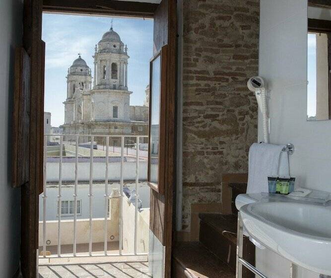 Quarto superior, Casual Con Duende Cádiz