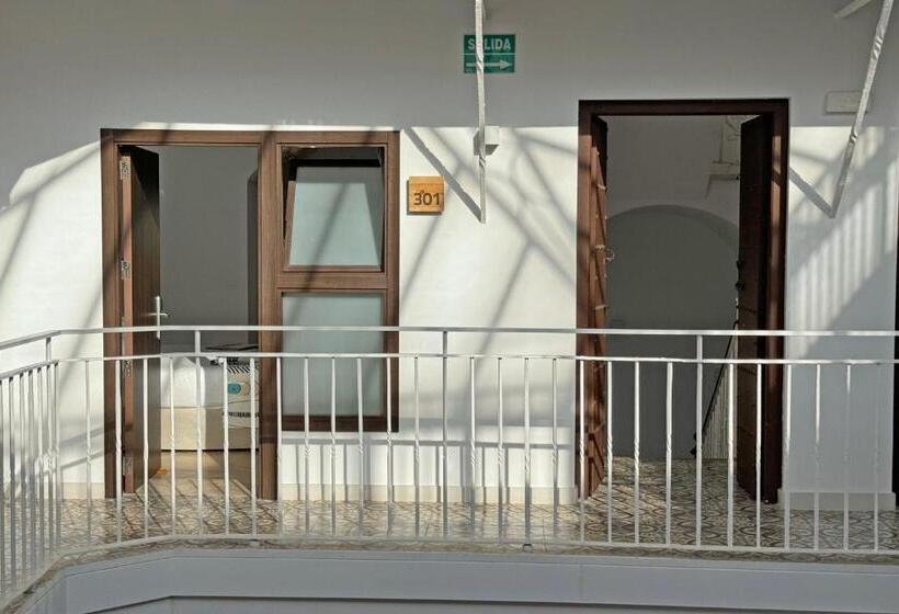 Quarto Triplo Standart, Casual Con Duende Cádiz