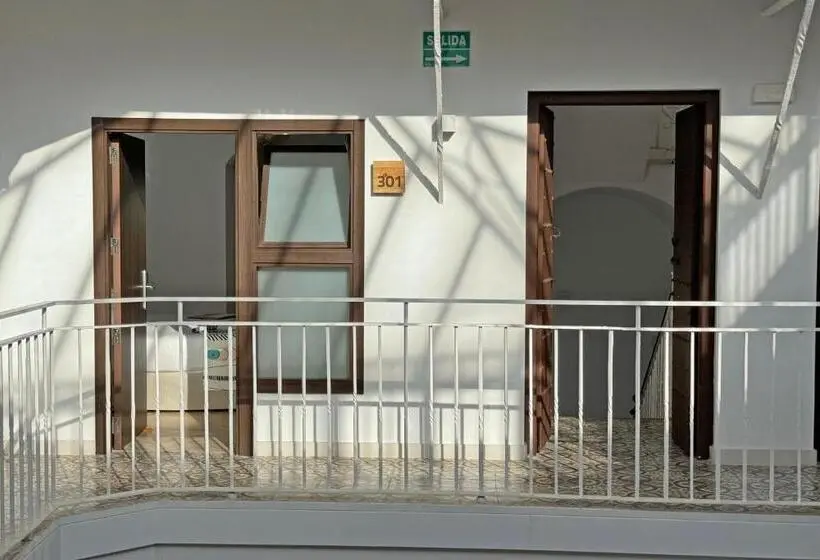 اتاق استاندارد سه نفره, Casual Con Duende Cádiz