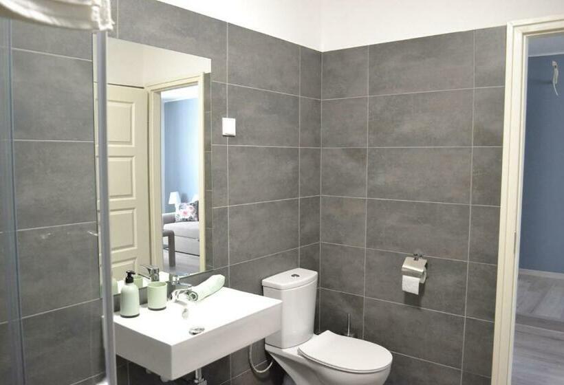 Семейный Номер, Főnix Design Rooms