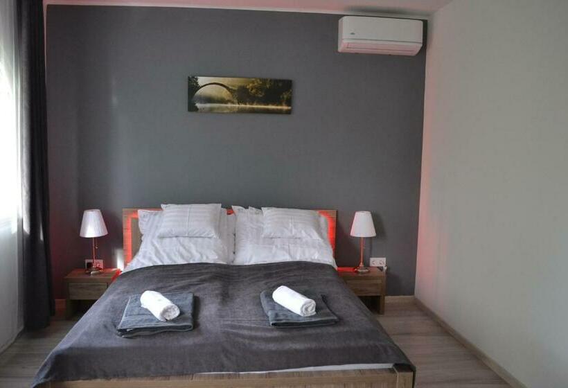 Семейный Номер, Főnix Design Rooms