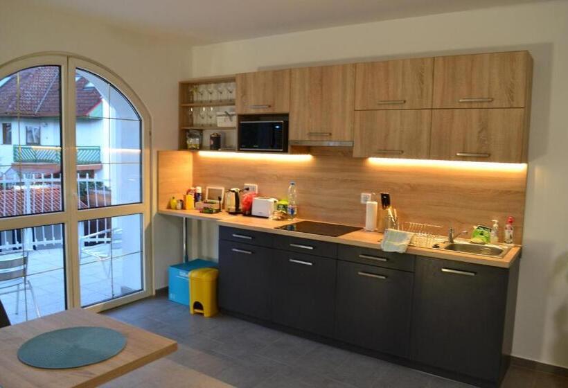 ファミリールーム, Főnix Design Rooms