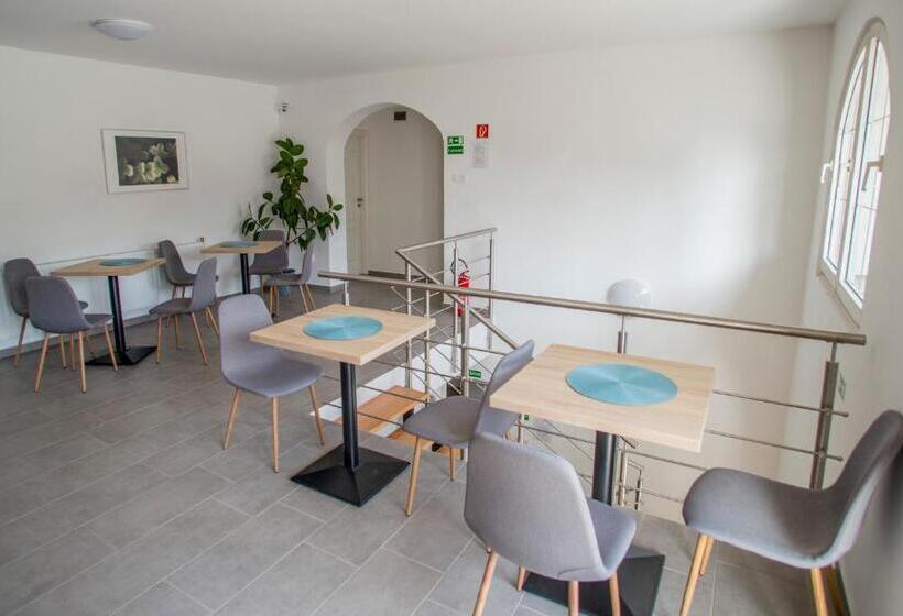 スタンダードシングルルーム, Főnix Design Rooms