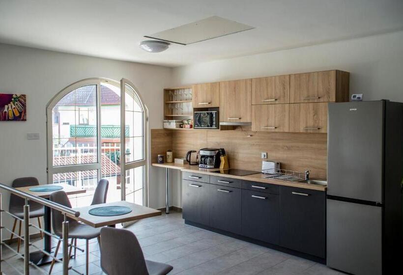 Номер Стандарт Индивидуальный, Főnix Design Rooms