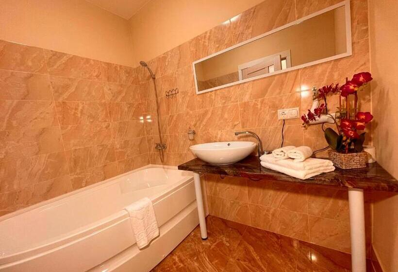 اتاق پریمیوم چهارنفره, Spa&hotel Mūsa Paradise