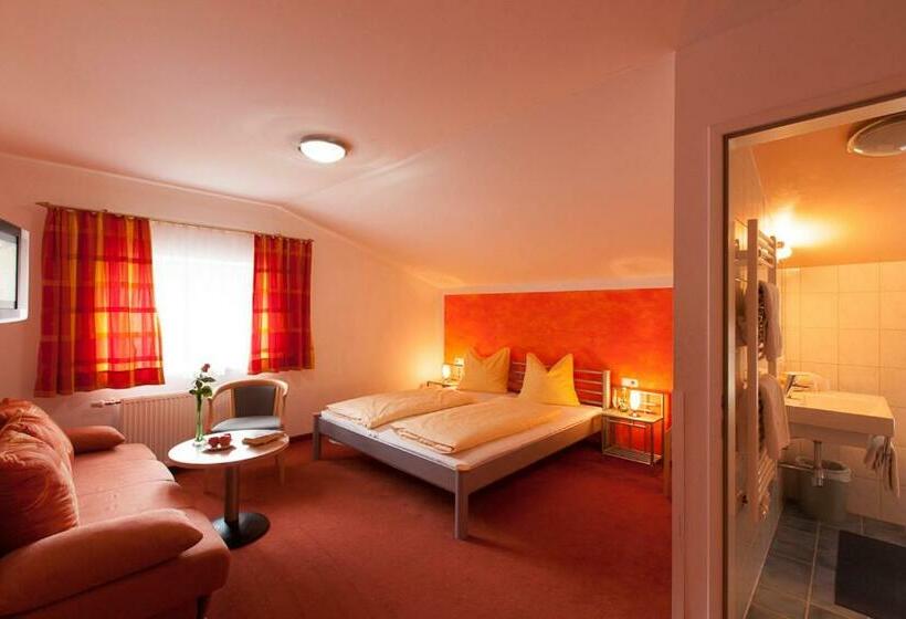 Номер Стандарт, Holzgauerhof