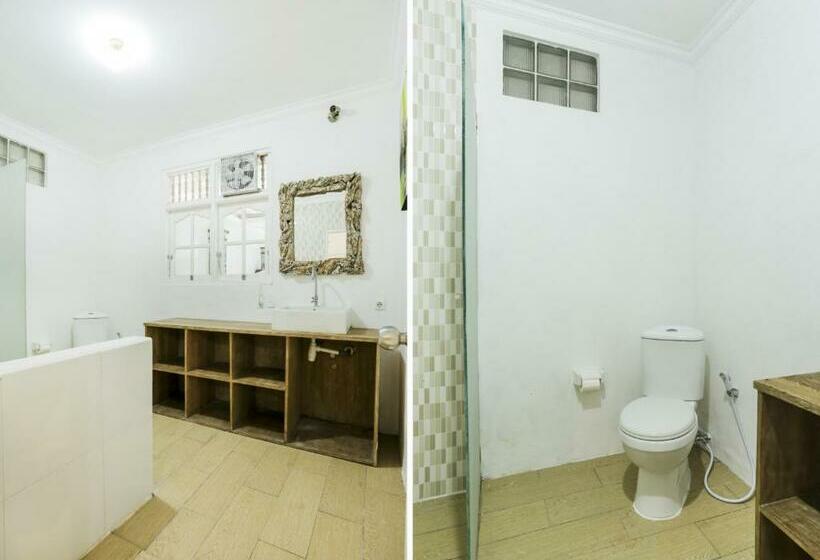 Семейный Номер, Oyo 4003 Ceria Guesthouse Seminyak