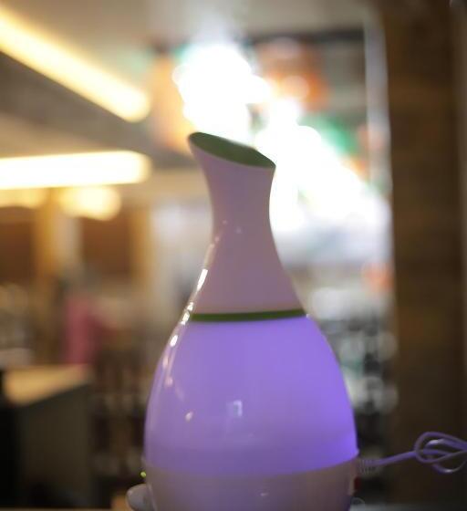 带大床的标准间, Royal Orbit