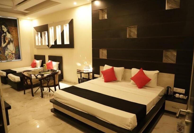 キングサイズベッドのスタンダードルーム, Royal Orbit