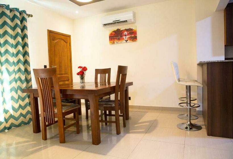 آپارتمان 2 خوابه, Imolease Kouessi Menontin