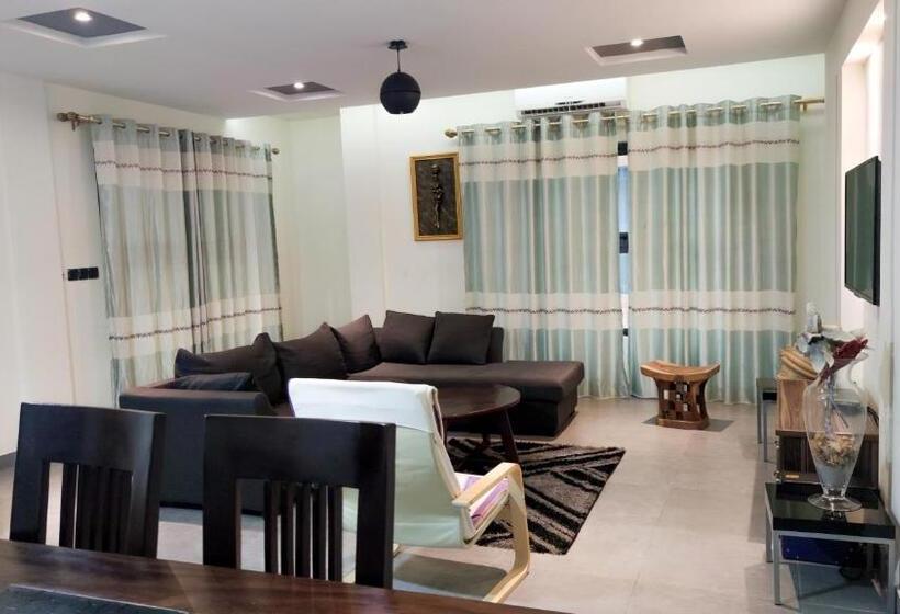 آپارتمان 2 خوابه, Imolease Kouessi Menontin