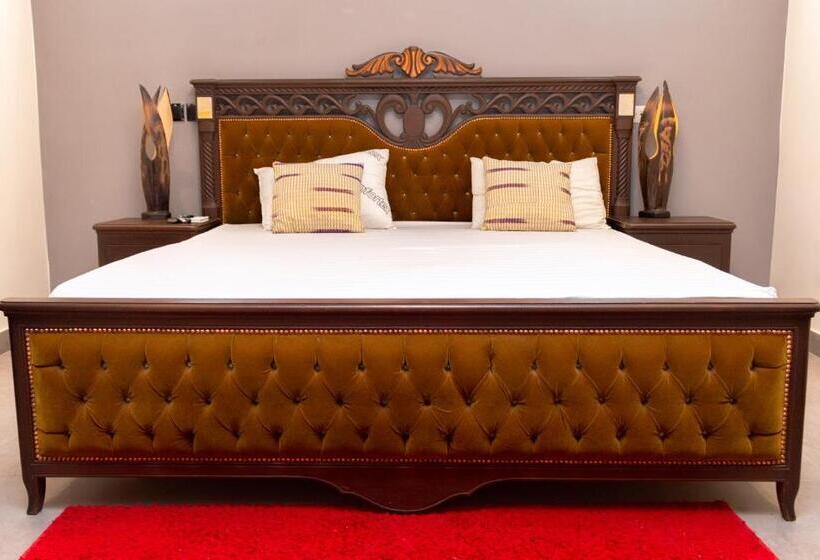 آپارتمان 2 خوابه, Imolease Kouessi Menontin