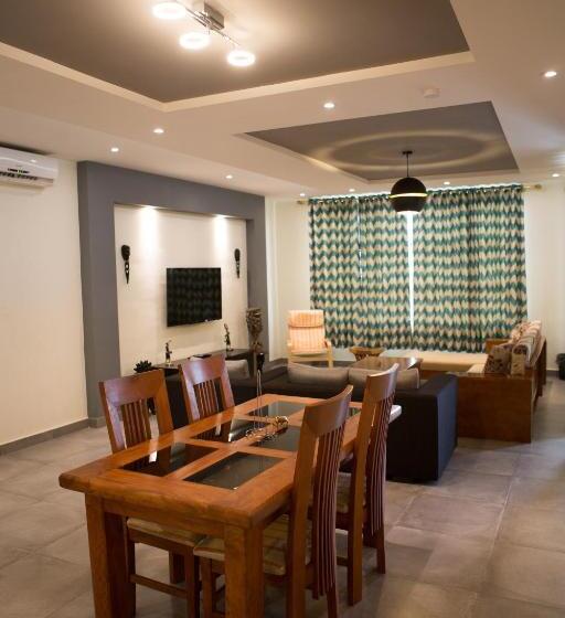 آپارتمان 2 خوابه, Imolease Kouessi Menontin