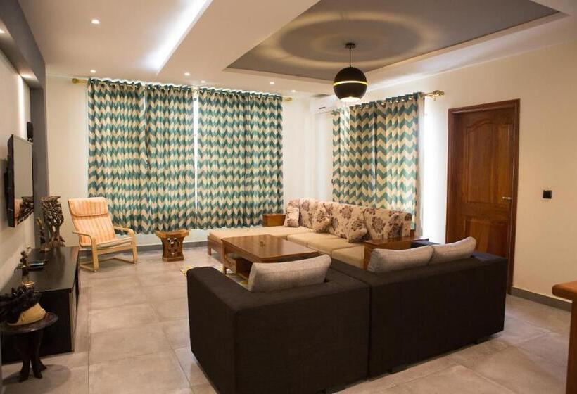 آپارتمان 2 خوابه, Imolease Kouessi Menontin