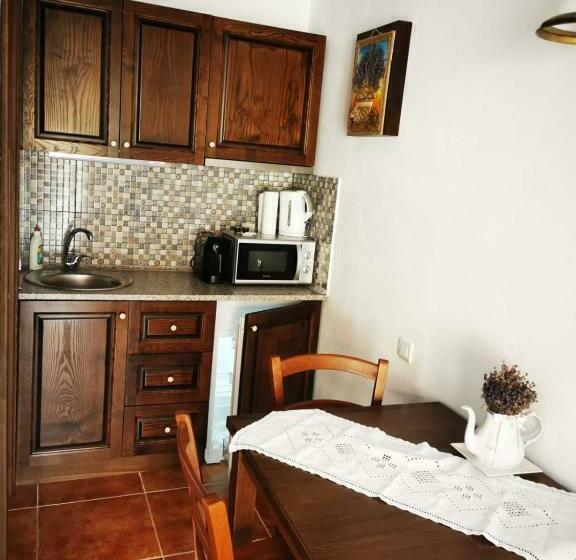 Студия Стандарт, Ama Guest House