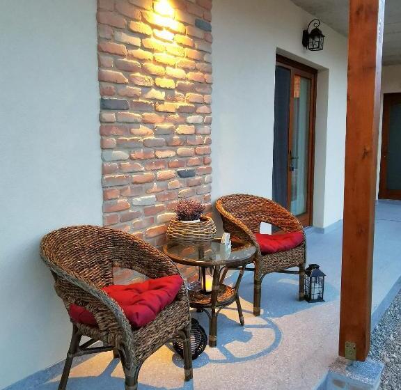 Студия Стандарт, Ama Guest House