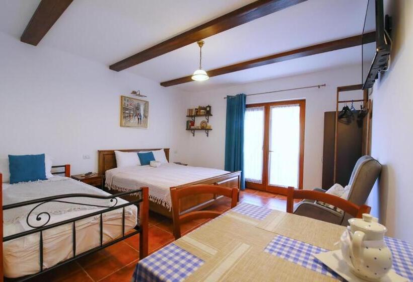 Студия Стандарт, Ama Guest House