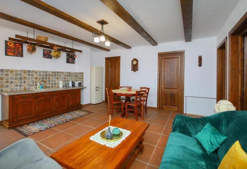 Апартаменты 2 Спальни, Ama Guest House