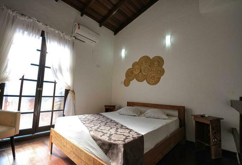 バルコニー付きスタンダードトリプルルーム, Caminho Das Praias Guesthouse