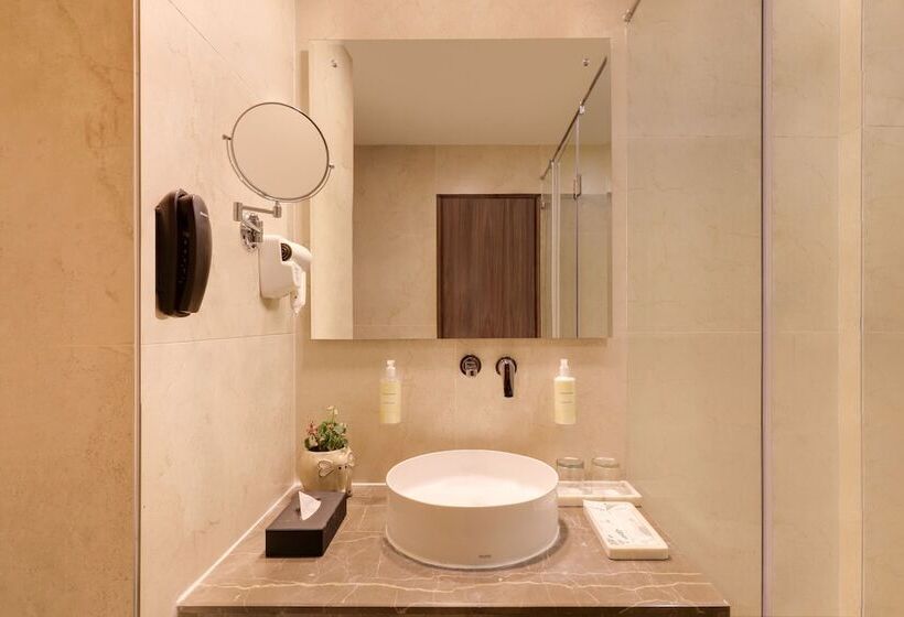 スーペリアースイート, Lemon Tree Hotel, Kasauli