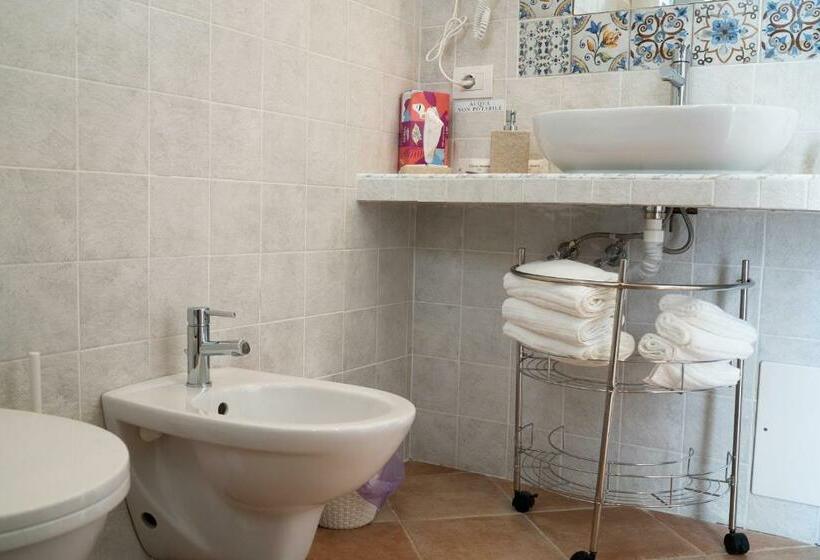 デラックスの4人部屋, Paradise Sicily Rooms