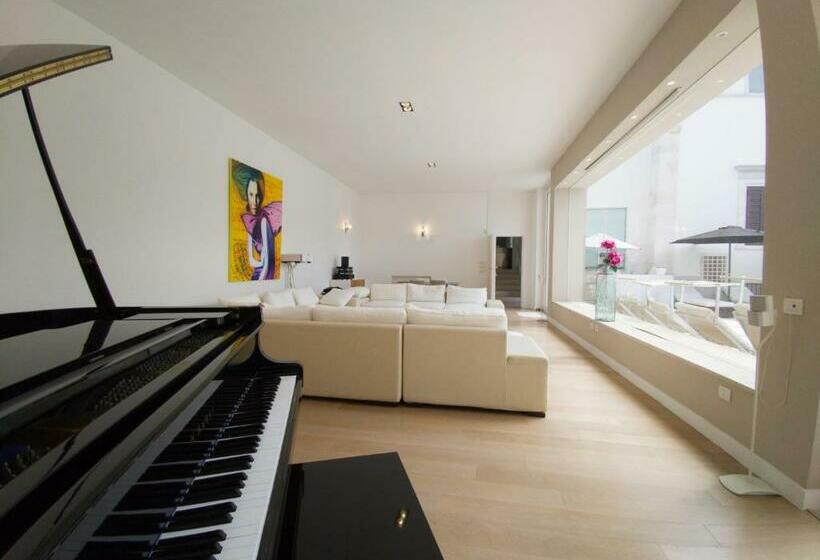 اتاق استاندارد با چشم‌انداز استخر, Relais Villa Magnolia
