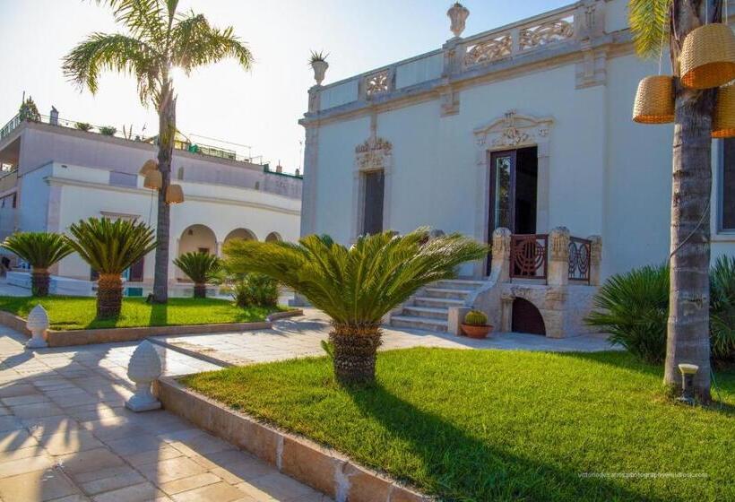 اتاق استاندارد با چشم‌انداز استخر, Relais Villa Magnolia