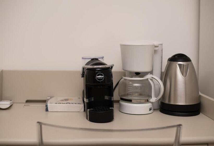 اتاق استاندارد با چشم‌انداز استخر, Relais Villa Magnolia