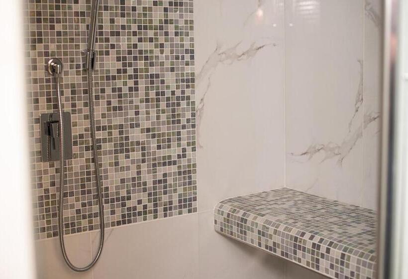 اتاق استاندارد با تخت دو نفره بزرگ, Relais Villa Magnolia