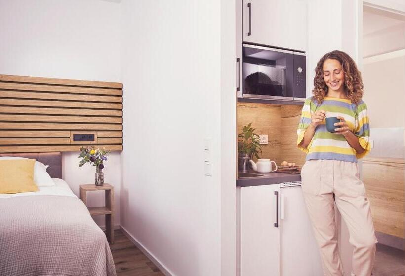 Номер Стандарт, Coffee Fellows Hotel & Longstay