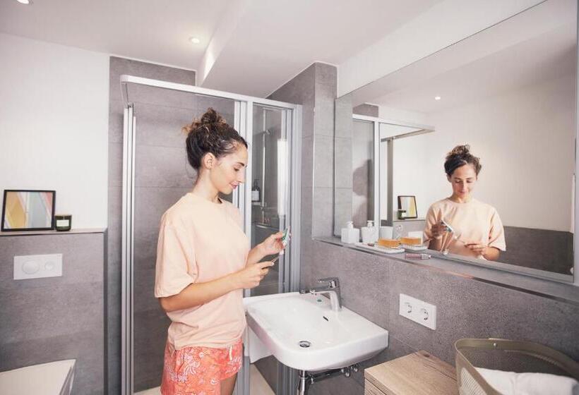 Студия Стандарт, Coffee Fellows Hotel & Longstay