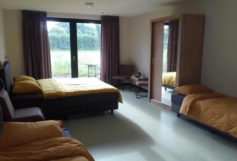 スタンダード４人部屋, B&b In De Wei