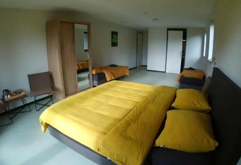 スタンダード４人部屋, B&b In De Wei