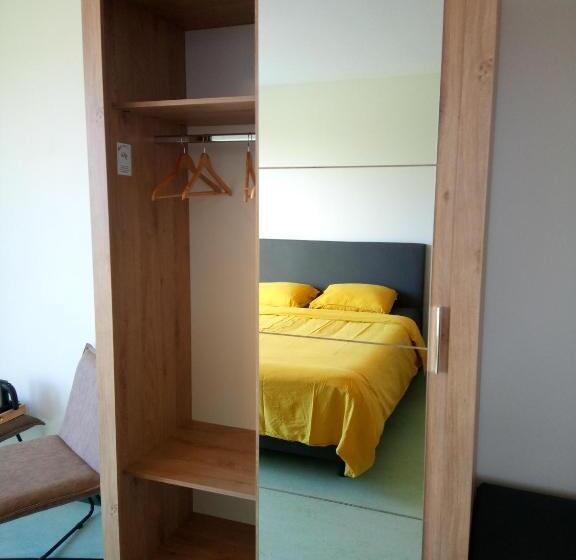 غرفة قياسية رباعية, B&b In De Wei