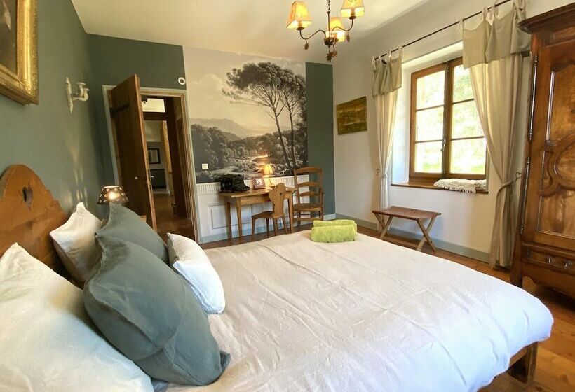 جناح مطل على البحيرة, Les O D Annecy