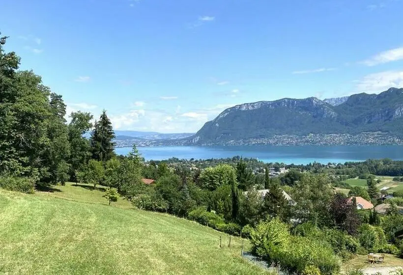 Superior room with lake view, Les O D Annecy