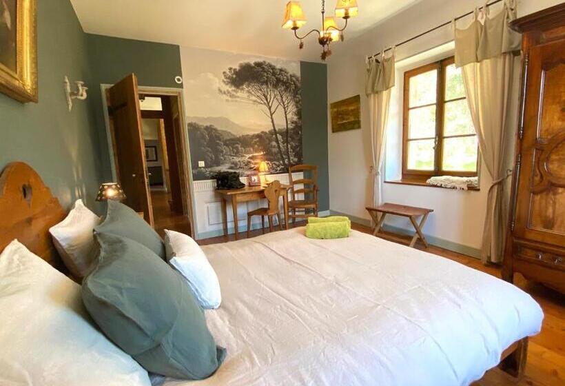 جناح مطل على البحيرة, Les O D Annecy