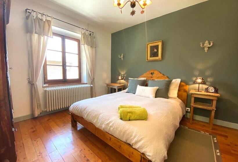 جناح مطل على البحيرة, Les O D Annecy