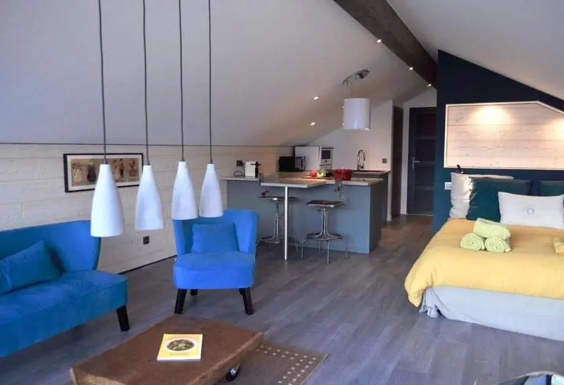 1 Bedroom Apartment Lake View, Les O D Annecy