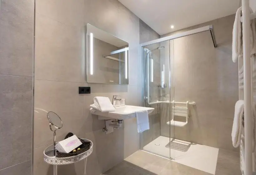 Quarto Triplo Standard com Balcão, Bergmahd