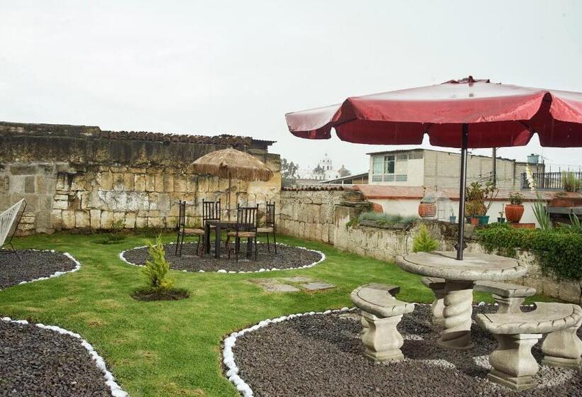 Deluxe Suite King Bed, Vintage  Rialto