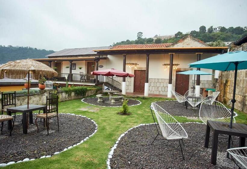 Deluxe Suite King Bed, Vintage  Rialto