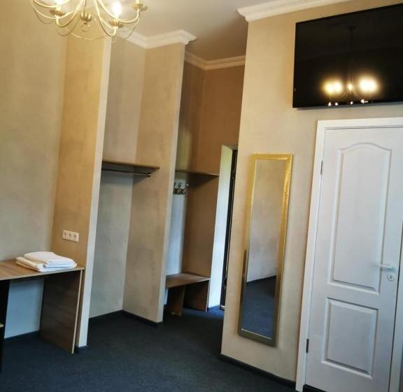 اتاق لوکس سه تخته, Kārklu Muiža