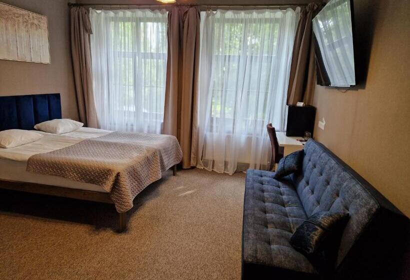 اتاق سوپریور سه تخته, Kārklu Muiža